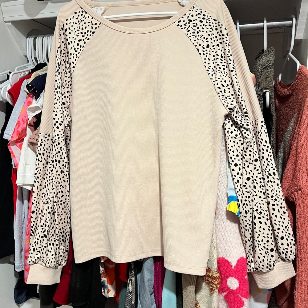 Women's Cream Leopard Sleeve Top